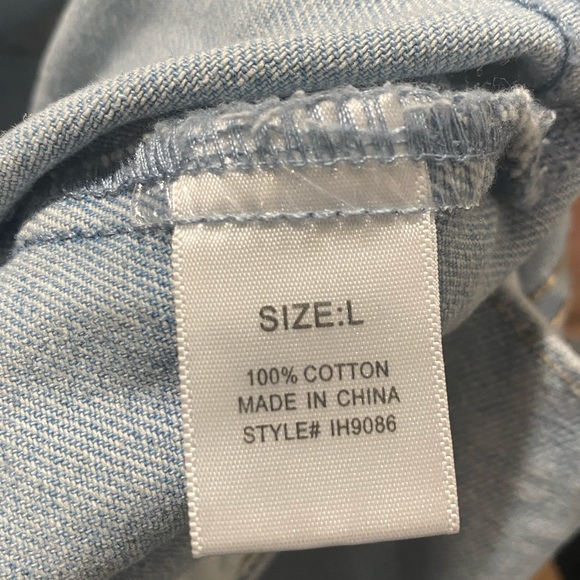 ‼️Distressed Denim Jacket‼️ - Picture 4 of 5